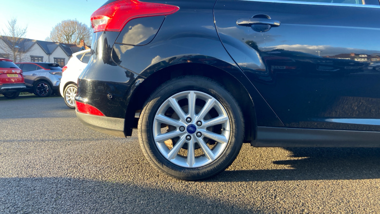 Ford Focus 1.0 EcoBoost 125 Titanium 5dr Petrol Hatchback